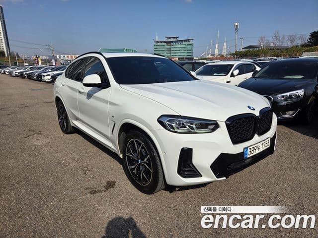 BMW X4 2023 — Photo 8/20