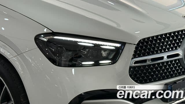 Mercedes-Benz GLE-Class 2025 — ფოტო 4/19