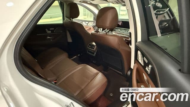 Mercedes-Benz GLE-Class 2025 — ფოტო 13/19
