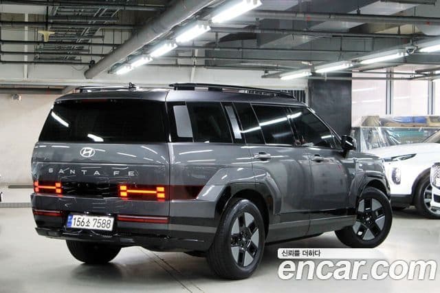 Hyundai Santa Fe 2023 — ფოტო 5/20