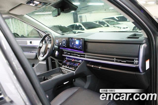 Hyundai Santa Fe 2023 — ფოტო 9/20