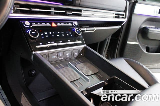 Hyundai Santa Fe 2023 — ფოტო 16/20