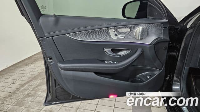 Mercedes-Benz E-Class 2023 — ფოტო 3/20