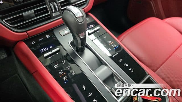 Porsche Macan 2023 — Фото 7/20