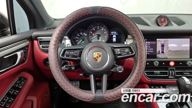 Porsche Macan 2023 — Фото 13/20