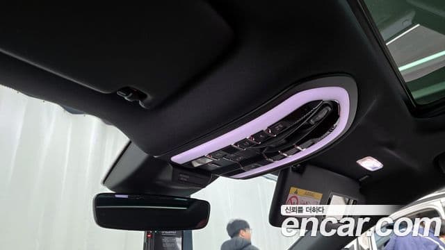 Porsche Macan 2023 — Фото 17/20
