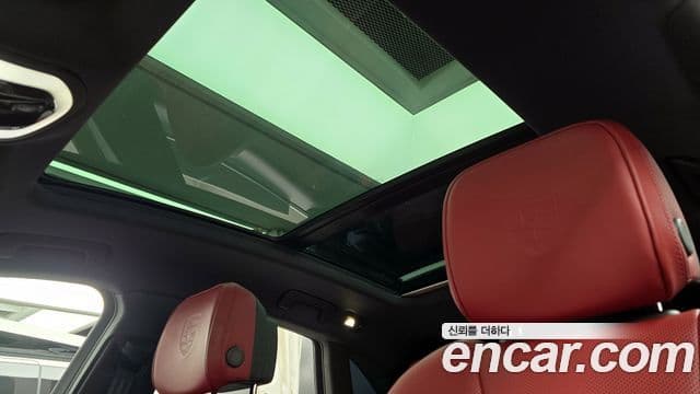 Porsche Macan 2023 — Фото 18/20