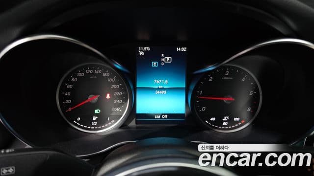 Mercedes-Benz C-Class 2019 — Şəkil 6/20