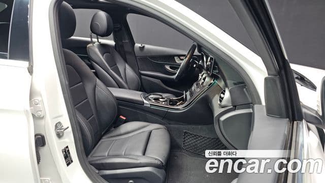 Mercedes-Benz C-Class 2019 — Şəkil 10/20