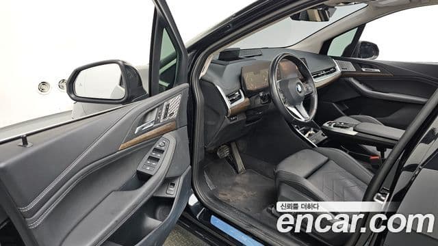 BMW 2 Series Active Tourer 2023 — ფოტო 15/21