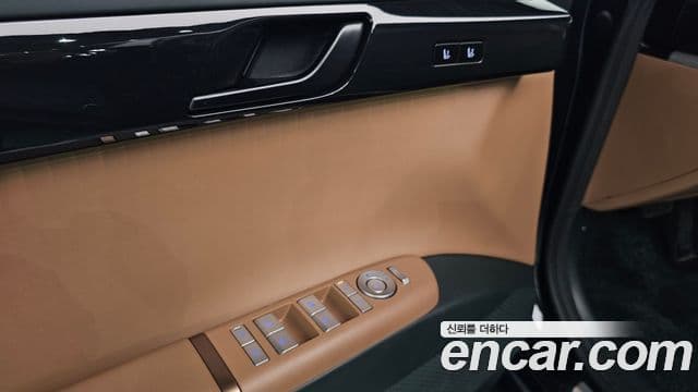 Hyundai Grandeur 2023 — Фото 17/20