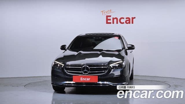 Mercedes-Benz E-Class 2021 — Photo 19/20