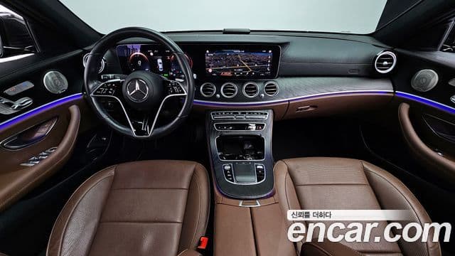 Mercedes-Benz E-Class 2021 — Photo 15/20
