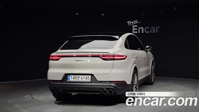 Porsche Cayenne 2022 — Photo 2/20