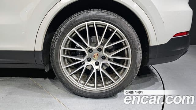 Porsche Cayenne 2022 — Photo 10/20