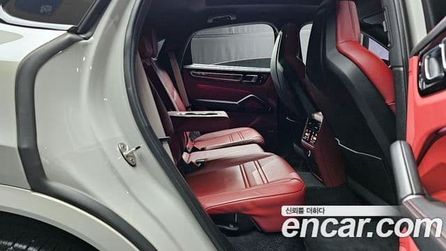 Porsche Cayenne 2022 — Photo 20/20