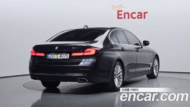 BMW 5 Series 2021 — Şəkil 1/20