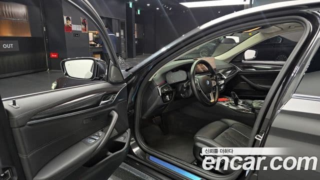 BMW 5 Series 2021 — Şəkil 8/20