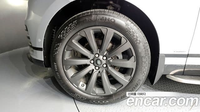 Land Rover Range Rover Velar 2018 — Photo 17/20