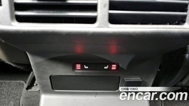 Land Rover Range Rover Velar 2018 — Photo 13/20