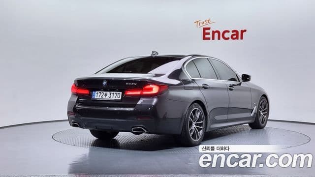 BMW 5 Series 2021 — ფოტო 4/20
