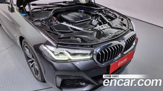 BMW 5 Series 2021 — ფოტო 17/20