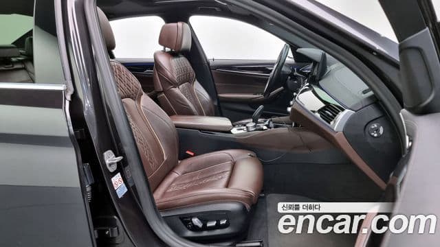 BMW 5 Series 2021 — ფოტო 7/20
