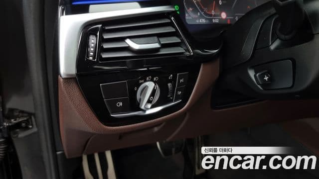 BMW 5 Series 2021 — ფოტო 12/20