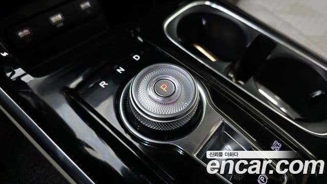 Kia Carnival 2023 — фото 9 из 20