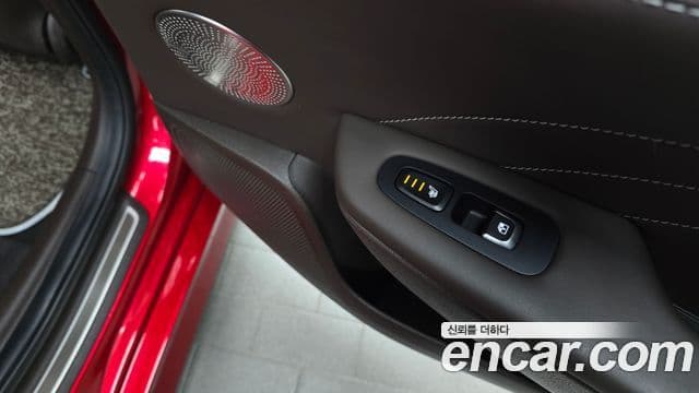 Kia Stinger 2021 — ფოტო 19/20