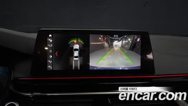 BMW 5 Series 2018 — ფოტო 15/20