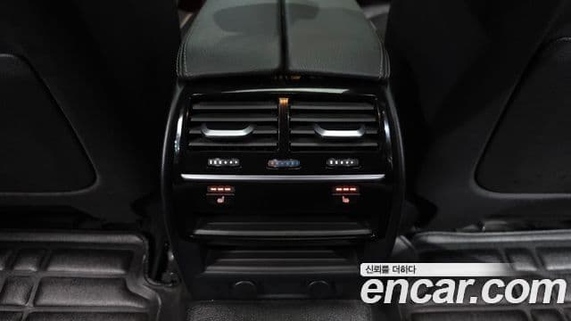 BMW 5 Series 2018 — Şəkil 18/20