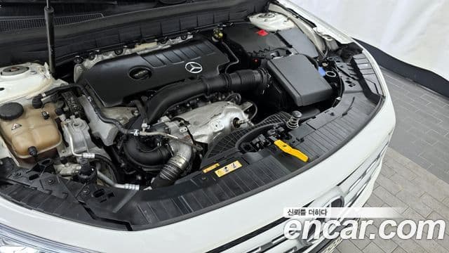 Mercedes-Benz GLB-Class 2021 — Photo 18/20