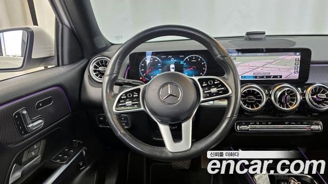 Mercedes-Benz GLB-Class 2021 — Photo 10/20