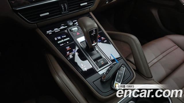 Porsche Cayenne 2021 — Photo 15/20