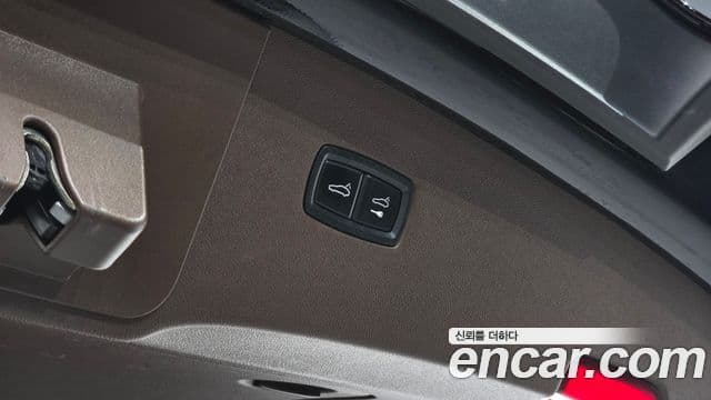 Porsche Cayenne 2021 — Photo 17/20