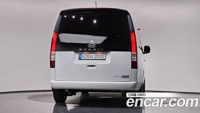 Hyundai Staria 2023 — ფოტო 4/20