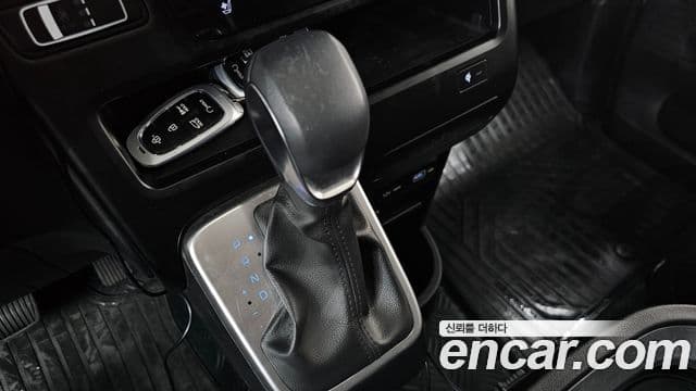 Hyundai Staria 2023 — Фото 9/20