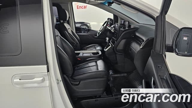 Hyundai Staria 2023 — Фото 11/20
