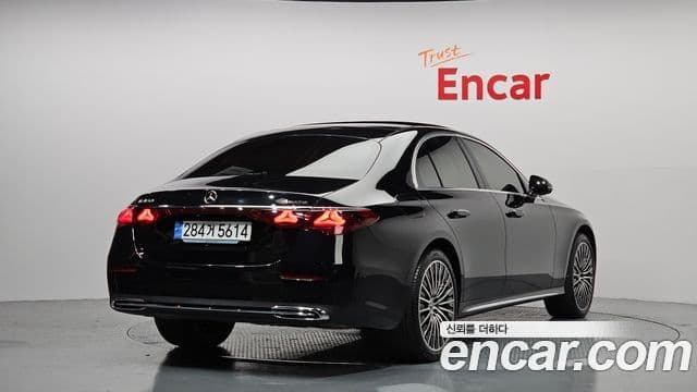 Mercedes-Benz E-Class 2024 — ფოტო 2/20
