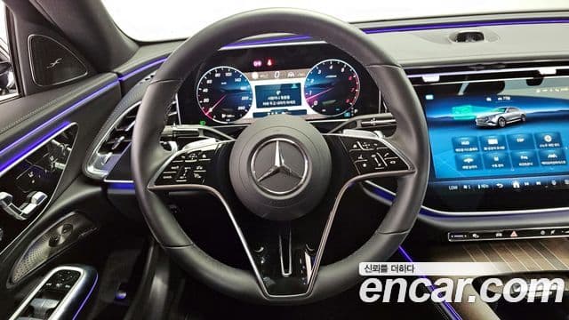 Mercedes-Benz E-Class 2024 — фото 13 из 20