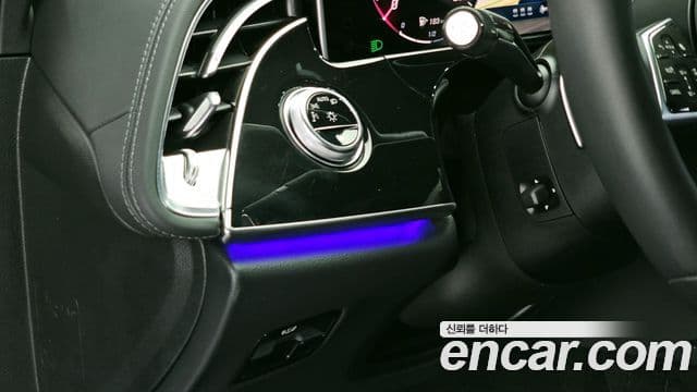 Mercedes-Benz E-Class 2024 — фото 20 из 20