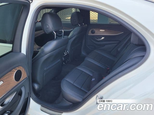 Mercedes-Benz E-Class 2022 — Şəkil 15/20