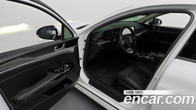 Kia K5 2024 — Şəkil 10/20