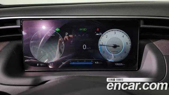 Hyundai The New Tucson 2021 — ფოტო 8/20