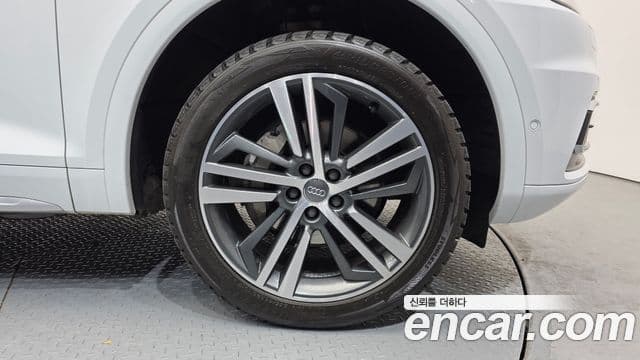 Audi Q5 2020 — ფოტო 20/20
