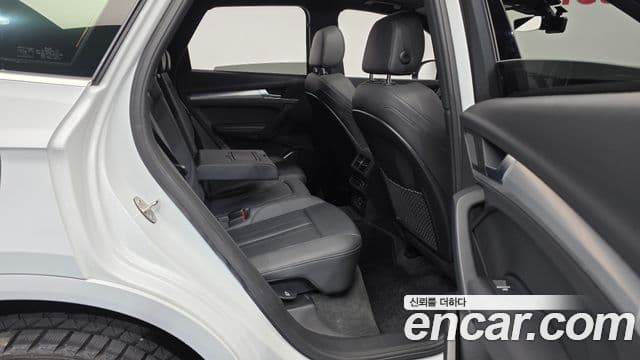 Audi Q5 2020 — ფოტო 7/20