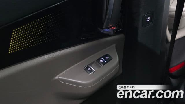 Kia Carnival 2024 — Фото 19/20