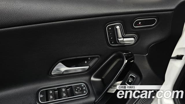 Mercedes-Benz A-Class 2020 — Şəkil 14/20