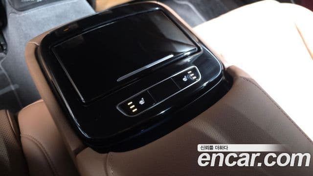 Genesis Electrified G80 2022 — Şəkil 19/20